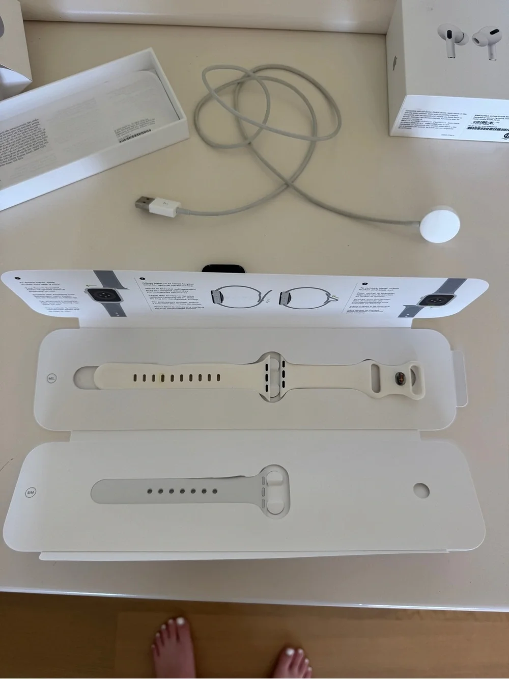 Apple Watch Series 6, 40mm, silver + Accessories